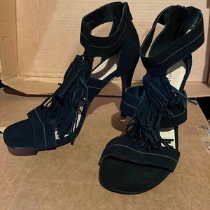 New Chinese Laundry Black Suede Fringe Sandals 8
